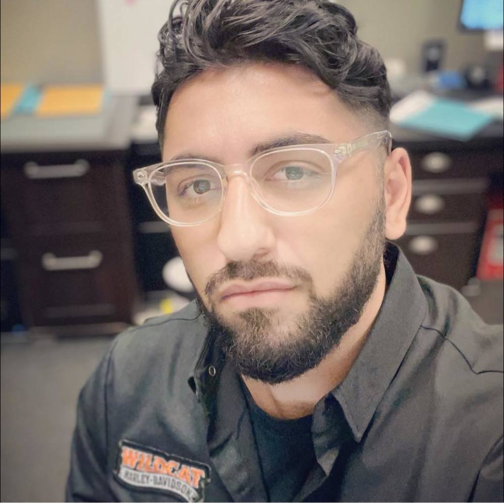 Meet your Posher, Ayman